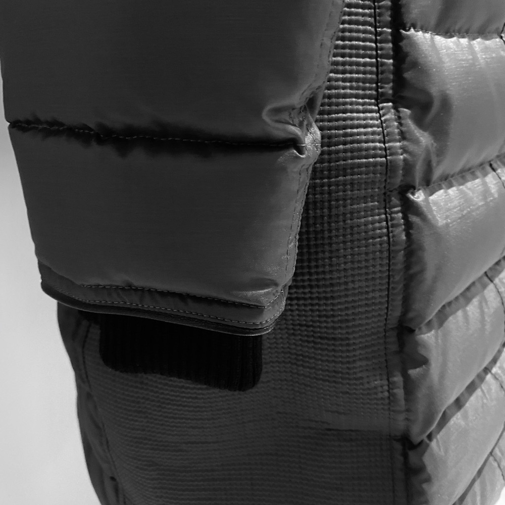 BURBERRY LONDON  ABBEYDALE FOX-FUR TRIMMED PUFFER COAT. - Picture 6 of 14